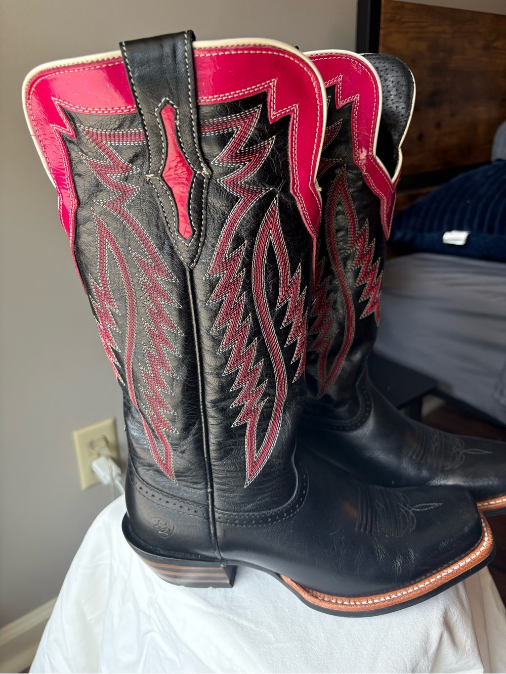 Ariat Black Leather Western Boots with Pink Trim